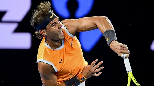 Rafa Nadal a zdrobit rezistența grecului Tsitsipas. Pus în gardă de super-evoluțiile lui Stefanos, spaniolul a spus ‘pas’ emoțiilor, cu doar 6 game-uri cedate. Urmează a 5-a finală în ultimele 10 participări la Australian Open pentru iberic