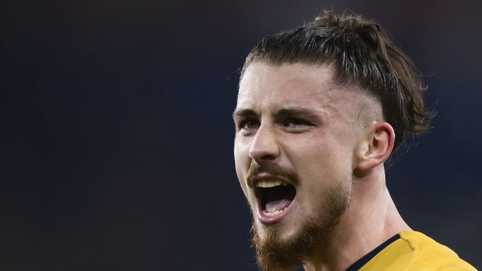Cu ce femeie a petrecut de Revelion fotbalistul Radu Drăgușin. Mesajul clar, înainte de transferul vieții în Premier League: „Am făcut greșeli”. FOTO