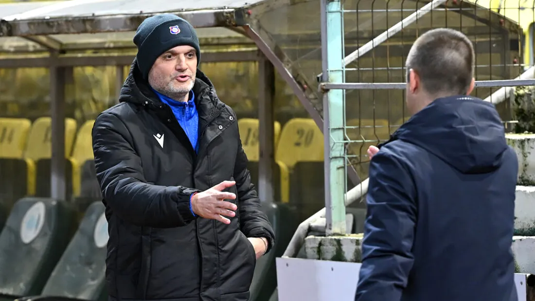 Ce a fost asta? Erik Lincar, moment hilar după victoria cu ACSM Reșița. Înaintea meciului afirma că mai bine nu s-ar prezenta, iar apoi i-a făcut ”statuie” lui Flavius Stoican: ”Un antrenor extraordinar!”