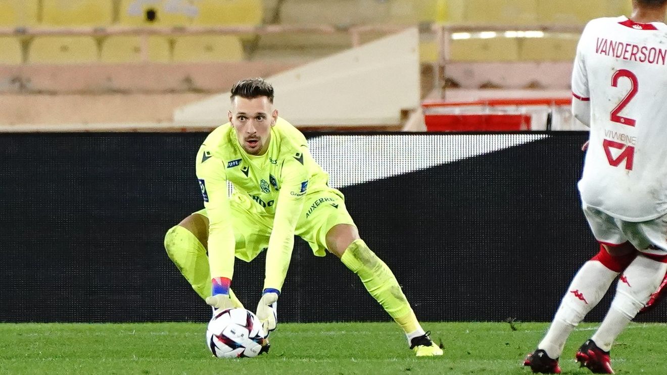 Ionuț Radu era anunțat titular la Auxerre, dar a fost înlocuit cu puțin timp înainte de startul meciului cu Nantes! Ce s-a întâmplat cu portarul român