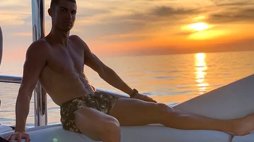 Ce face acum Cristiano Ronaldo după ce a fost infectat cu <i class='ep-highlight'>COVID</i>-19: „E calm! Stă la soare”
