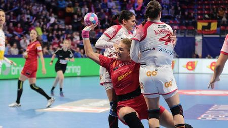 INTERVIU | Crina Pintea a izbucnit în plâns după victoria naționalei cu Spania: „La un moment dat am simțit că am dat cu capul de podea și nu au dat nimic". Toate drumurile pivotului român duc la Paris