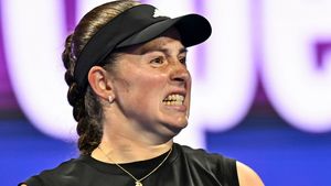 Aşa tupeu, mai rar! Jelena Ostapenko a râs de momentul în care Iga Swiatek a cedat nervos şi a rupt racheta