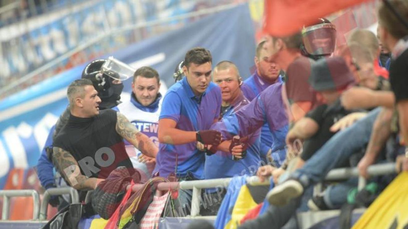 DOVADĂ‚ FOTO | Andrei Oprea, fiul patronului BGS, surprins "la bătaie" la meciul cu Ungaria. Reacția companiei: "A fost acolo în calitate de angajat". Oprea Jr. a lovit un fan căzut la pământ