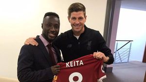 FOTO & VIDEO | Liverpool și-a prezentat oficial noua achiziție! Naby Keita va purta numărul legendarului Steven Gerrard