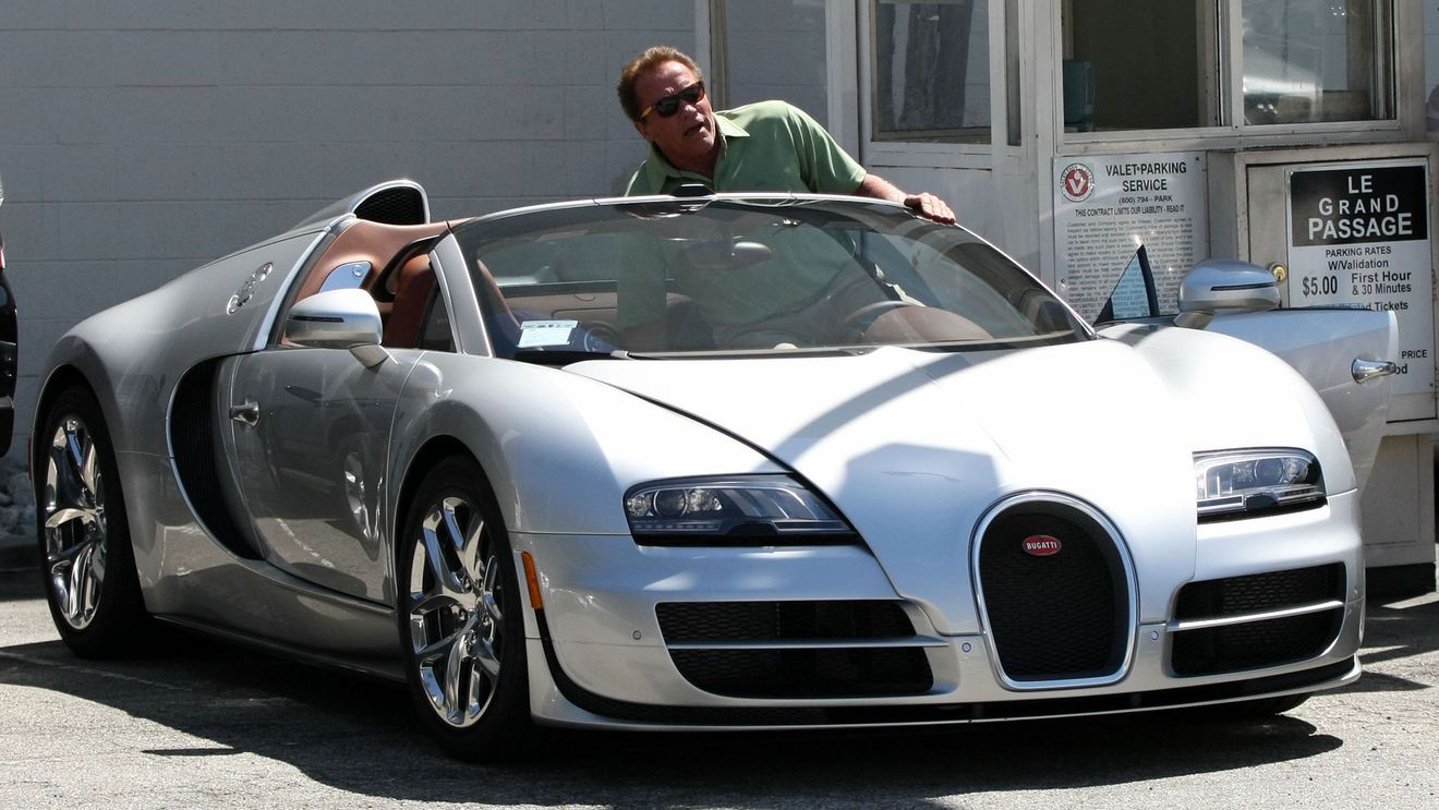 Atunci când banii nu sunt o problemă. FOTO | Cum a fost surprins Arnold Schwarzenegger  pe șosea. Plus: Cum a scăpat în trecut, atunci când a fost oprit de Poliție