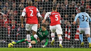 FOTO EPIC:** Ce făcea o doamnă, fan al lui Arsenal, în timp ce "tunarii" pierdeau acasă cu City, după 38 de ani