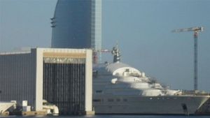 Iahtul lui Abramovic a fost surprins în portul Barcelona, catalanii au început speculațiile!** Un milion de euro pe lună pentru Pep Guardiola