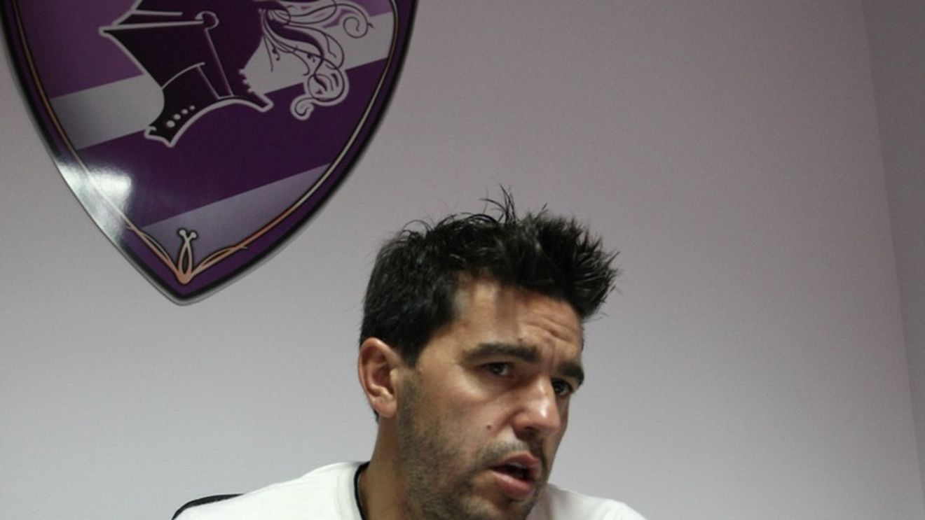 Contra: **"Dacă licențele s-ar da pe bune, România ar rămâne fără campionat"