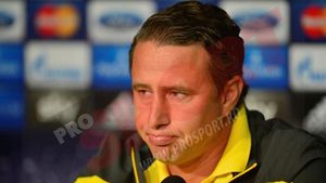 Reghecampf i-a "dopat" pe jucători cu încredere: "De un an de zile ne pregătim de asta. Vrem în primăvara Ligii, suntem aici să învingem"