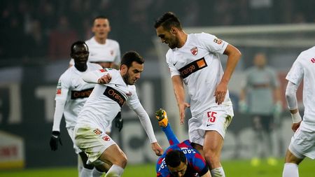 "Magicianul" s-a supărat din nou. Sânmărtean, gesturi de nemulțumire în momentul în care a fost schimbat