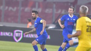 Ce se întâmplă cu mingea din meciul de retragere a lui Adrian Mutu! E semnată de starurile mondiale ale fotbalului, ca Gică Hagi, Makelele sau Cannavaro 