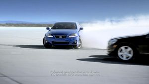 SUPER VIDEO** Lexus ATACĂ‚ într-o reclamă Mercedes, Audi și BMW dintr-un foc!