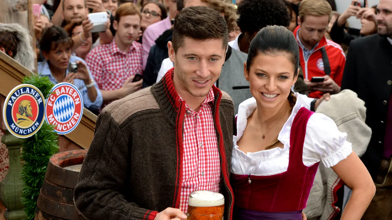 FOTO | Muller, Lewandowski și Ribery s-au bucurat de Oktoberfest. Jucătorii lui Guardiola au fost prezenți la sărbătoarea bavareză