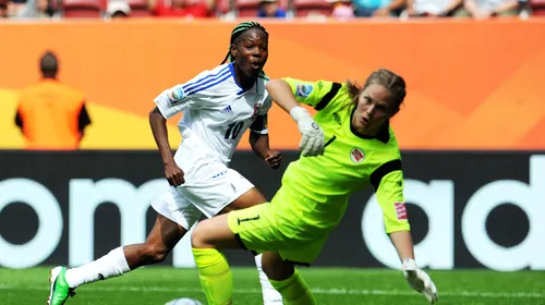 Un fan a ÎNNEBUNIT după o ratare!** Imagini incredibile la CM de fotbal feminin VIDEO