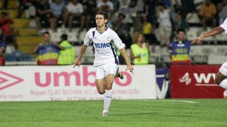 Brata va evolua cu o mască pe față pentru șase luni