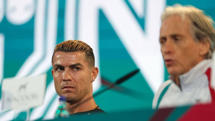 Atac cu talpa la Jorge Jesus după ce „l-a trădat” pe Cristiano Ronaldo: „Un idiot!”