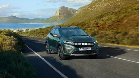 Dacia va lansa modelul Sandero electric și francezii se tem că va fi scumpă: „Finalul unei mașini accesibile?”