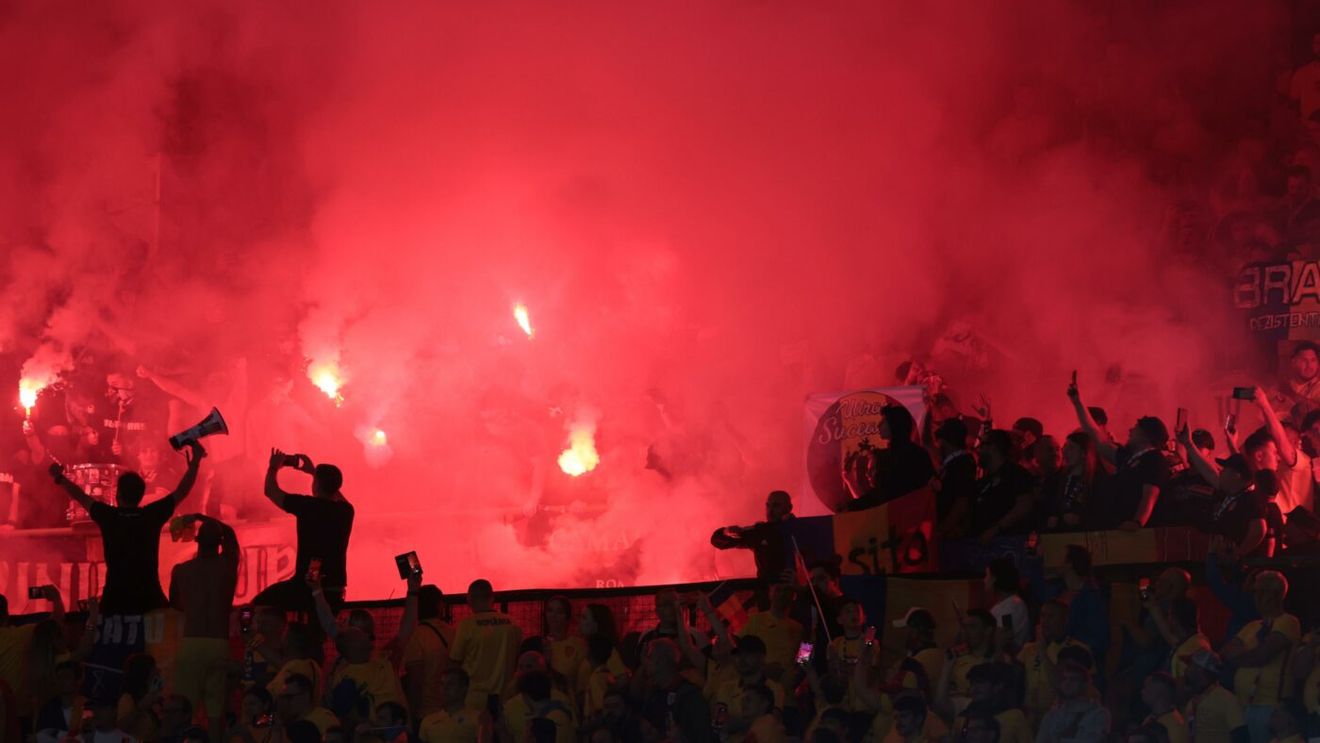 Ce n-ai văzut la TV în eșecul dureros al României de la Viena. Fanii veniți din toată Europa n-au mai suportat. Austriecii, surprinși și ei de gestul suporterilor. SPECIAL