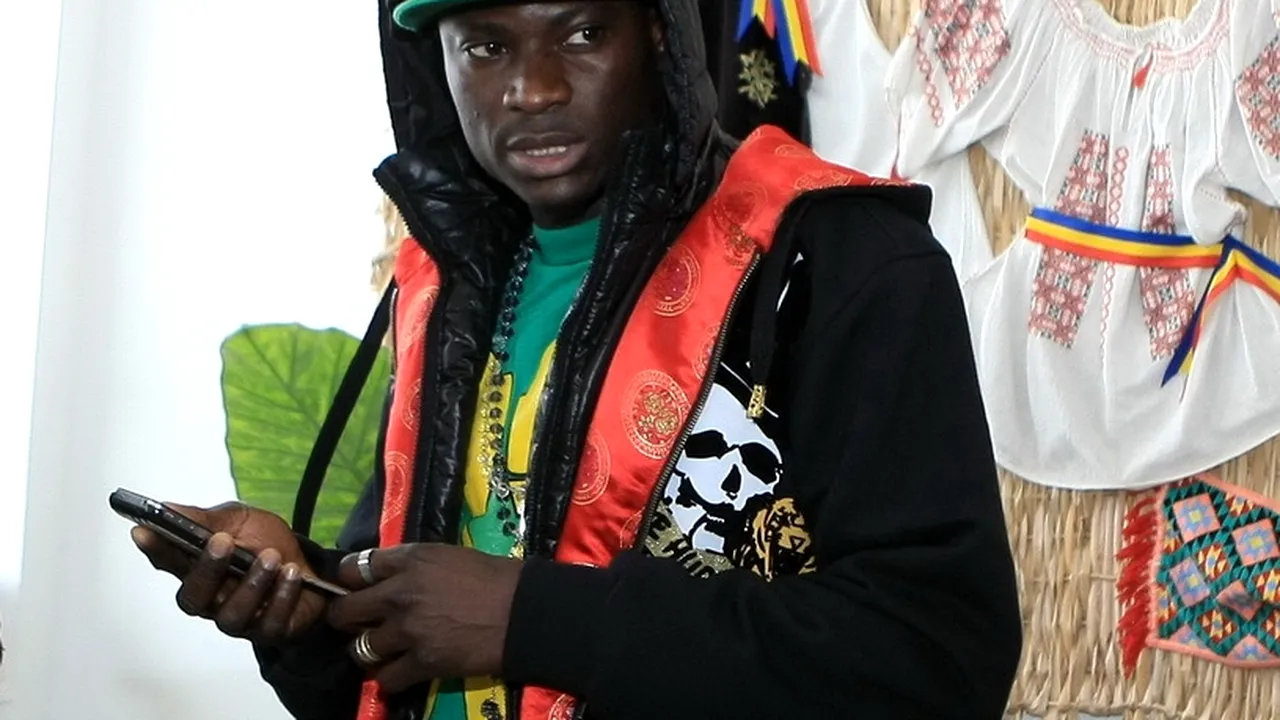 D'ale lui N'Doye | Senegalezul a făcut spectacol pe aeroport când a fost întrebat despre venirea lui Mutu la ASA: 