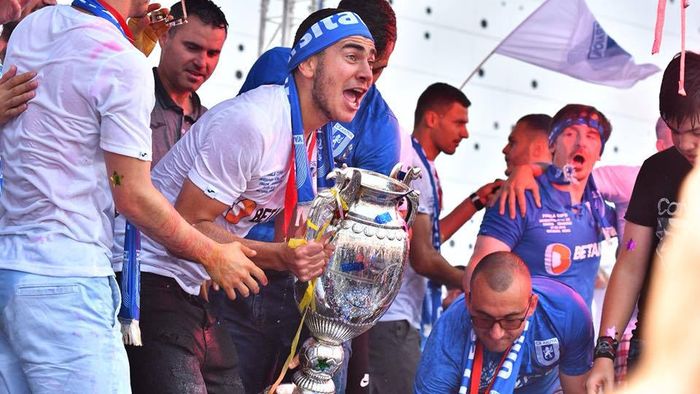 "M-am trezit din visul cel mai frumos al oricărui copil născut în Oltenia!". Mesajul emoționant transmis de Screciu în ziua în care a plecat de la Craiova