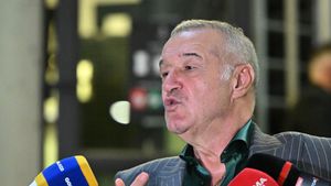Gigi Becali, intervenție telefonică furioasă împotriva șefului FRF: „N-are nicio șansă Burleanu în fața mea, în viața lui, ca influență în Parlament”