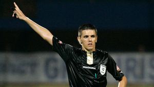 Dinu "Vamă" contestă preventiv arbitrajul:** "Unimătan va face meciul praf! Îmi vine să mă întorc la București"