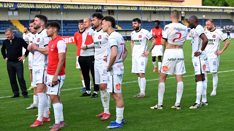 FC Hermannstadt a aruncat prosopul, CSM Olimpia Satu Mare îi ia locul în Liga 2. Căpitanul echipei sibiene confirmă decizia conducerii clubului: ”Am fost anunțați de desființare”