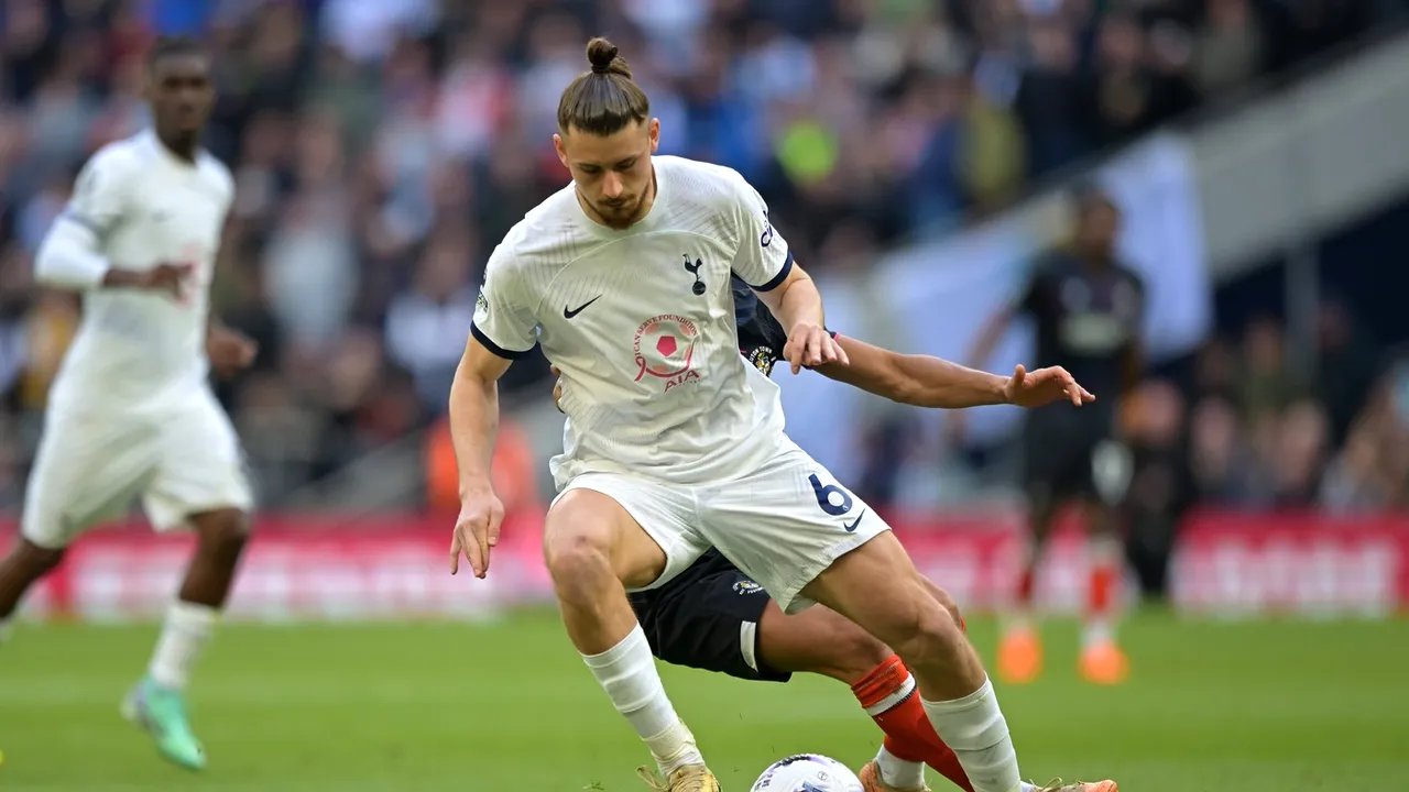 Radu Drăgușin a postat un mesaj, după ce a fost printre cei mai buni jucători în meciul Tottenham - Manchester City 0-2!