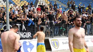 Suporterii Petrolului au cerut demisia conducerii după înfrângerea cu ASU Poli. Finanțatorul are două variante din care să aleagă. Ultimatumul dat de fani