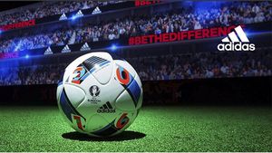 Â«Beau jeuÂ» - balonul oficial pentru grupele Euro-2016, dezvăluit de Zinedine Zidane