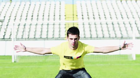 Probleme pentru "studenți"!** Portarul Vladimir Niculescu va fi operat