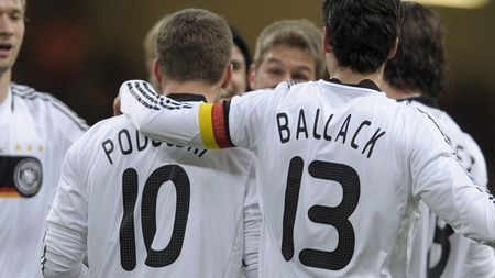 Podolski a scăpat nesancționat