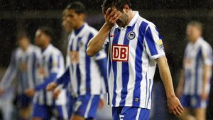 VIDEO **Cu Max Nicu titular, Hertha a fost umilită de Bayern Munchen