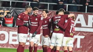 Rapid, acuzată în mod direct că beneficiază de ajutorul arbitrilor în Superliga! Oficialul unei rivale îi atacă pe giuleșteni: „Am văzut meciuri în care au fost mai mulți pe teren! E avantajată”