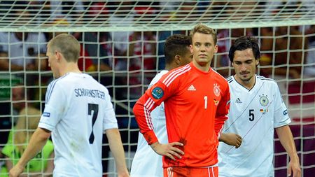 Disperarea i-a asigurat un loc în istorie!** Manuel Neuer a reușit în meciul cu Italia ce doar alți trei portari au mai izbutit în ultimii 32 de ani