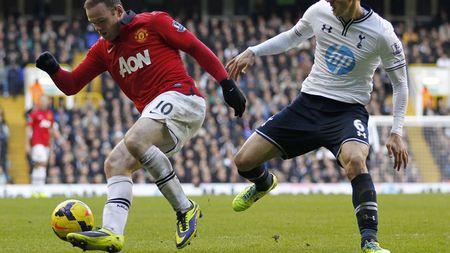 Tare de tot: Michael Owen l-a "botezat" pe Chiricheș în meciul cu United. Noua poreclă a românului în Anglia 