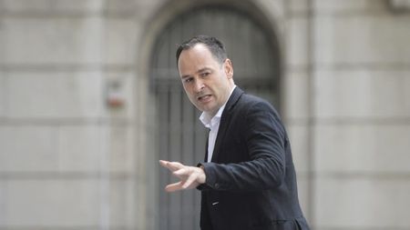 Primul pas spre vânzarea clubului Dinamo. LPF a făcut anunțul oficial legat de implicarea oamenilor de afaceri spanioli. „Băi, băieți, v-ați liniștit puțin”