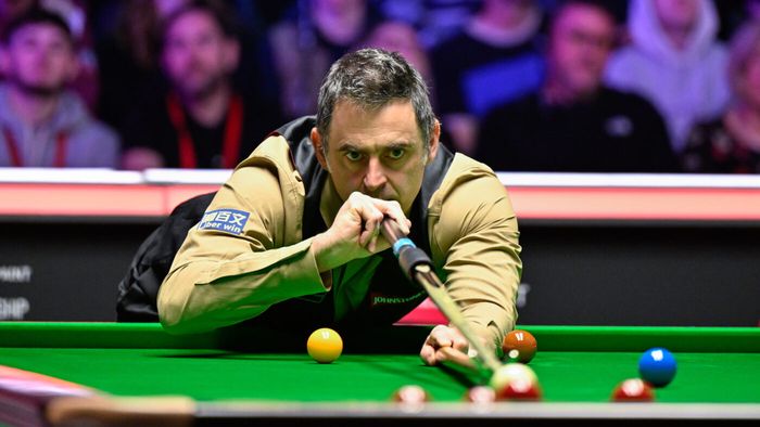 Semifinale de top la Campionatul Mondial de snooker. Ronnie O'Sullivan îşi continuă drumul spre coroana de la Crucible