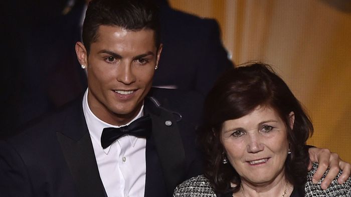FOTO | Cadoul excentric pe care Cristiano Ronaldo i l-a făcut mamei sale de ziua ei