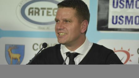 Flavius Stoican, show la conferința de presă dinaintea partidei cu Hermannstadt Sibiu: "Ai fi de acord ca jucătorii tăi să facă videochat?" Reacția fabuloasă a tehnicianului