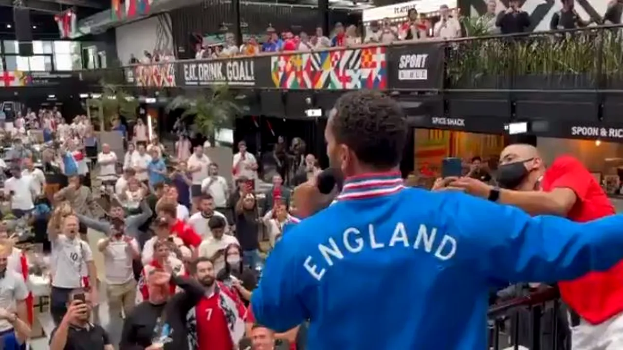 Petrecere la Londra, înainte de marea finală de la EURO 2020: Rio Ferdinand, lider de galerie pe străzile capitalei Marii Britanii. Imagini senzaționale | VIDEO