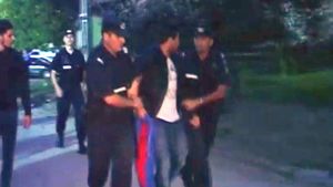 VIDEO | Imagini incredibile cu Marius Croitoru dus la duba Jandarmeriei, înainte de ACS Poli - Steaua: "S-au umflat mușchii pe șmecherul ăsta! Ați verificat? Sunt eu sau nu sunt eu?" Reacția jucătorului