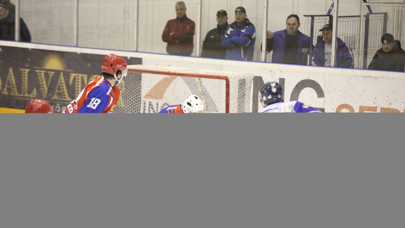 Dunărea Galați a câștigat al doilea titlu de campioană consecutiv, după un meci dramatic. Triumful a fost sărbătorit cu fanii alături, pe gheață