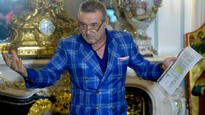 Becali a dezvăluit un episod șocant de la FCSB: "A sărit cu pumnii și cu picioarele pe un jucător!" Declarații rasiste făcute de patronul FCSB: "Nu mai aduc negri!" Ce jucător vrea de la Hagi