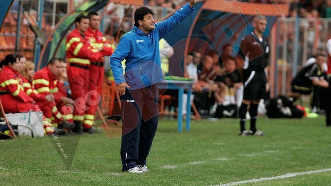 UPDATE: Șefii lui "U" s-au reorientat! Adrian Falub, ofertat, după ce Iordănescu nu a fost lăsat să plece de la Târgu Mureș