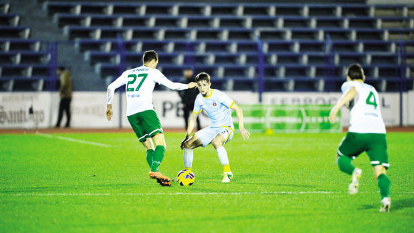 Râpă, program special!** Reghecampf a găsit calea să îl aducă pe fundaș la 100% din capacitate până la meciul cu Ajax