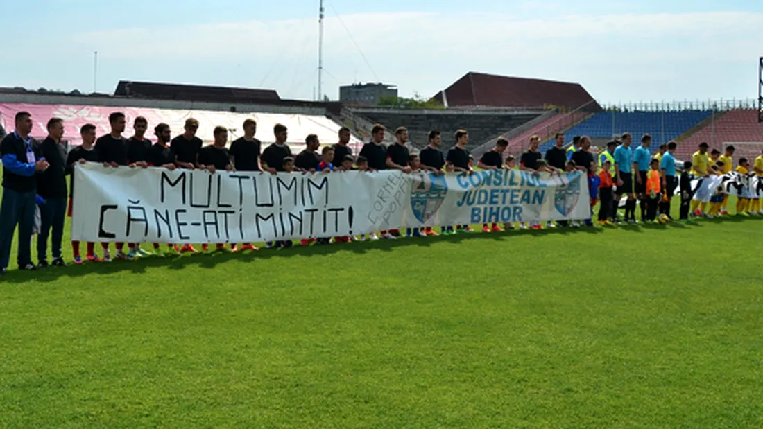 Cântec de lebădă la FC Bihor?** Jucătorii orădeni au protestat cu mesaje ironice la ultimul meci de acasă. Baremul de arbitraj nu l-au putut achita