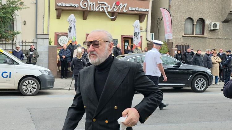 S-A STINS IL LUCE Gigi Becali a dezvăluit că va discuta cu Răzvan Lucescu despre cum îl poate ajuta pe Mircea Lucescu să ajungă în Rai: „El e acum la Judecată! Îngerul ți-l arată”