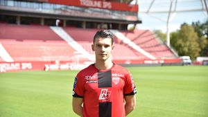 Alex Dobre, rivalul lui Mbappe! Mijlocașul așteaptă un semn de la Adi Mutu, după ce a jucat 30 de minute cu PSG